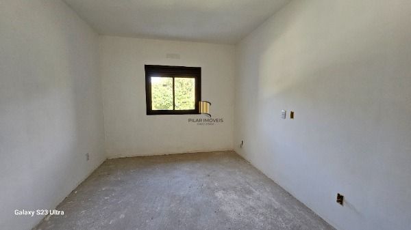 Casa em Porto Alegre, no bairro Ipanema, com 3 dormitório(s), e 3 banheiros, à venda.