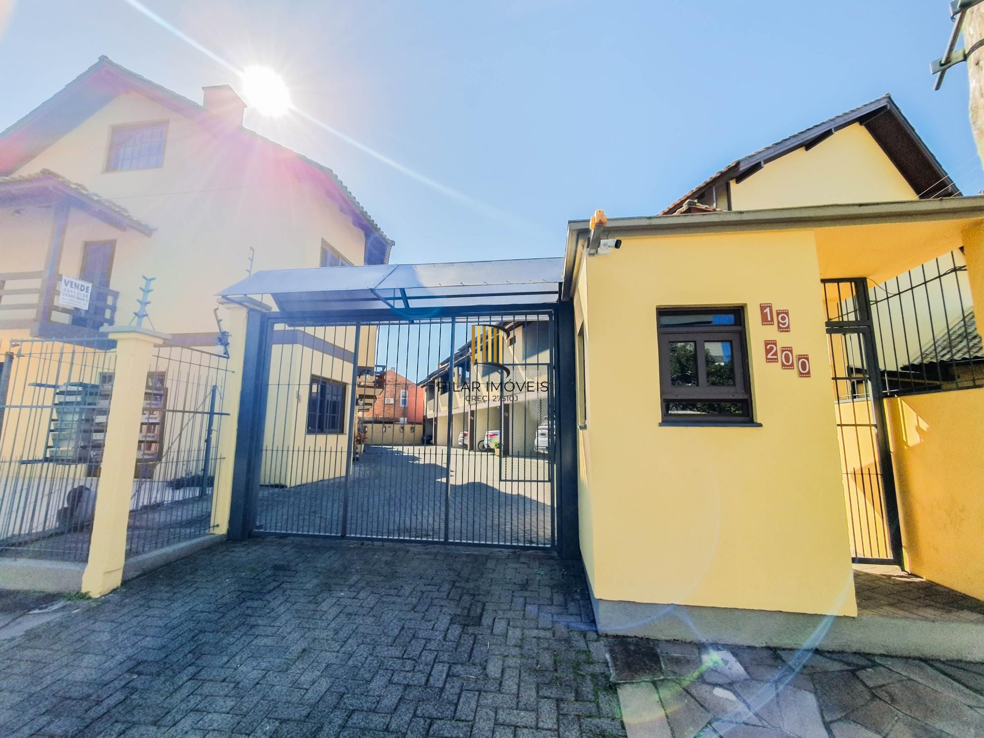 No bairro Serraria, casa em condomínio com 3 dormitórios