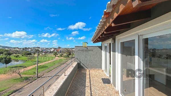 Casa em Porto Alegre, no bairro Hípica, com 3 dormitório(s), e 3 banheiros, à venda.