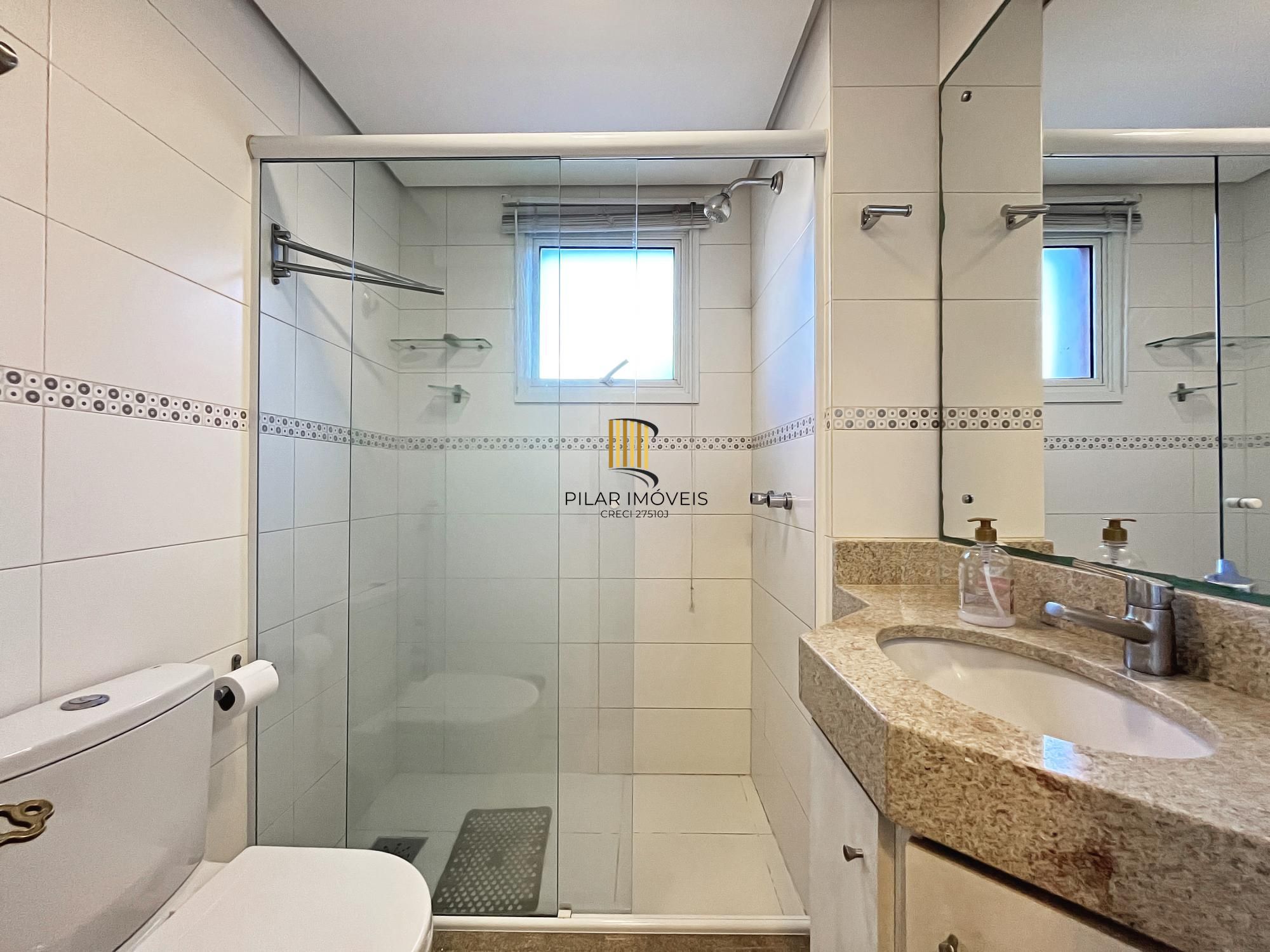 Excelente Apto com 102 m² de 3 dormitórios sendo um suíte com duas vagas no Menino Deus