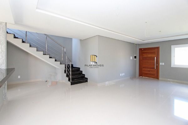 Casa 3 dormitórios no bairro Hípica