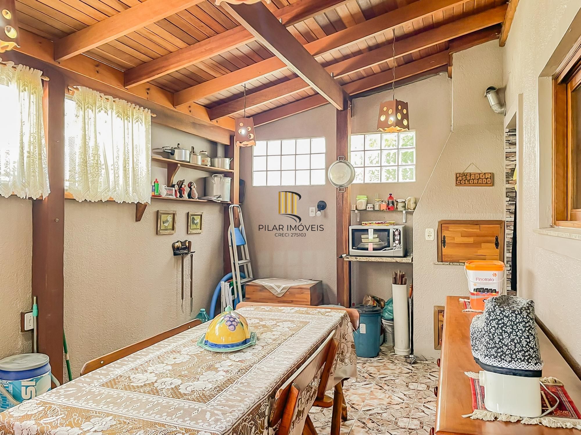 Casa 3 dormitórios no bairro Hípica