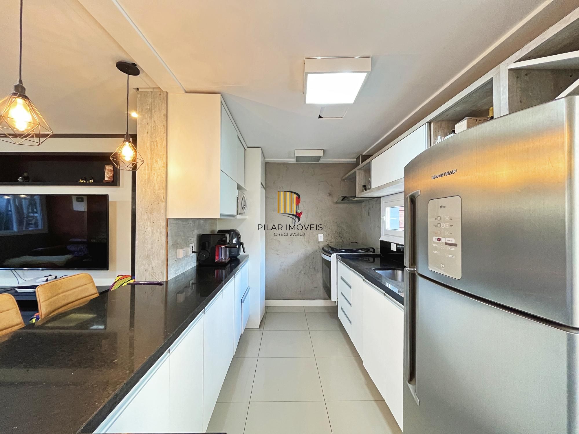 Casa 4 dormitórios no bairro Hípica