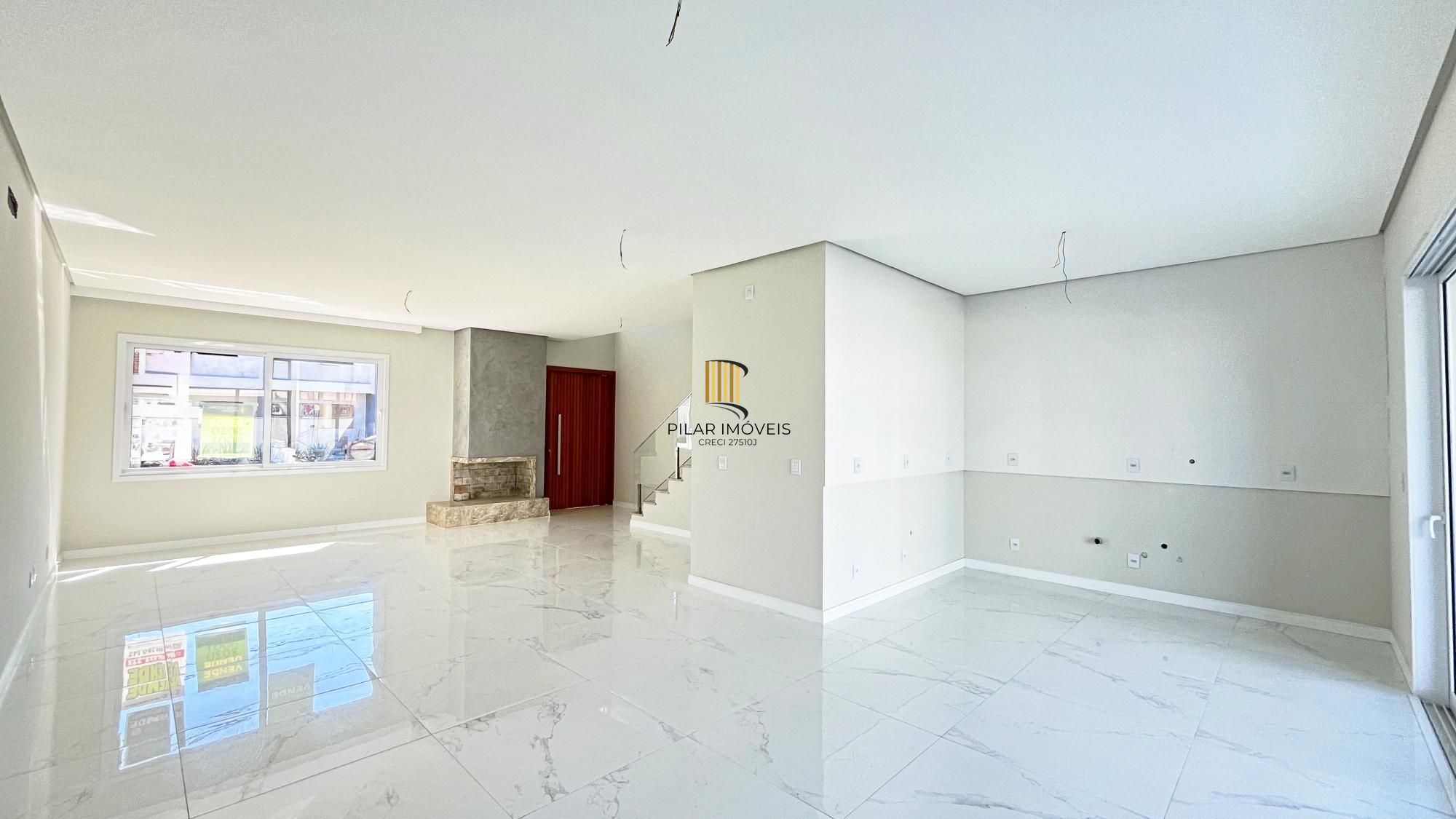 Casa em Porto Alegre, no bairro Hípica, com 3 dormitório(s), e 3 banheiros, à venda.