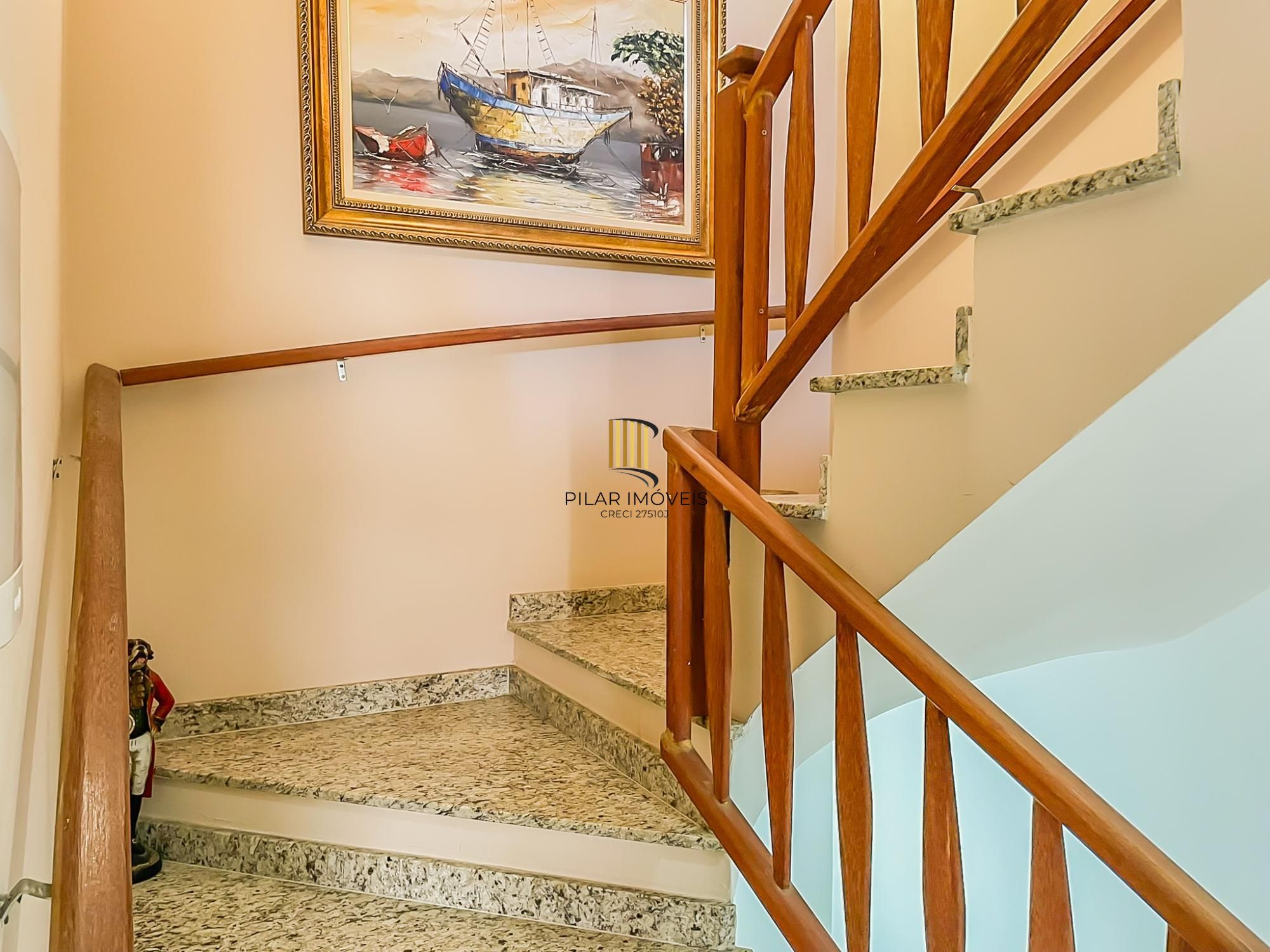 Casa 3 dormitórios no bairro Hípica