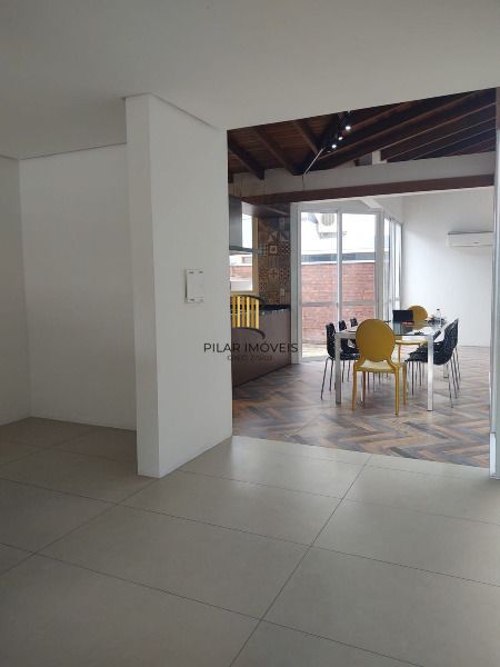 Casa de Condomínio 4 dormitórios no bairro Hípica