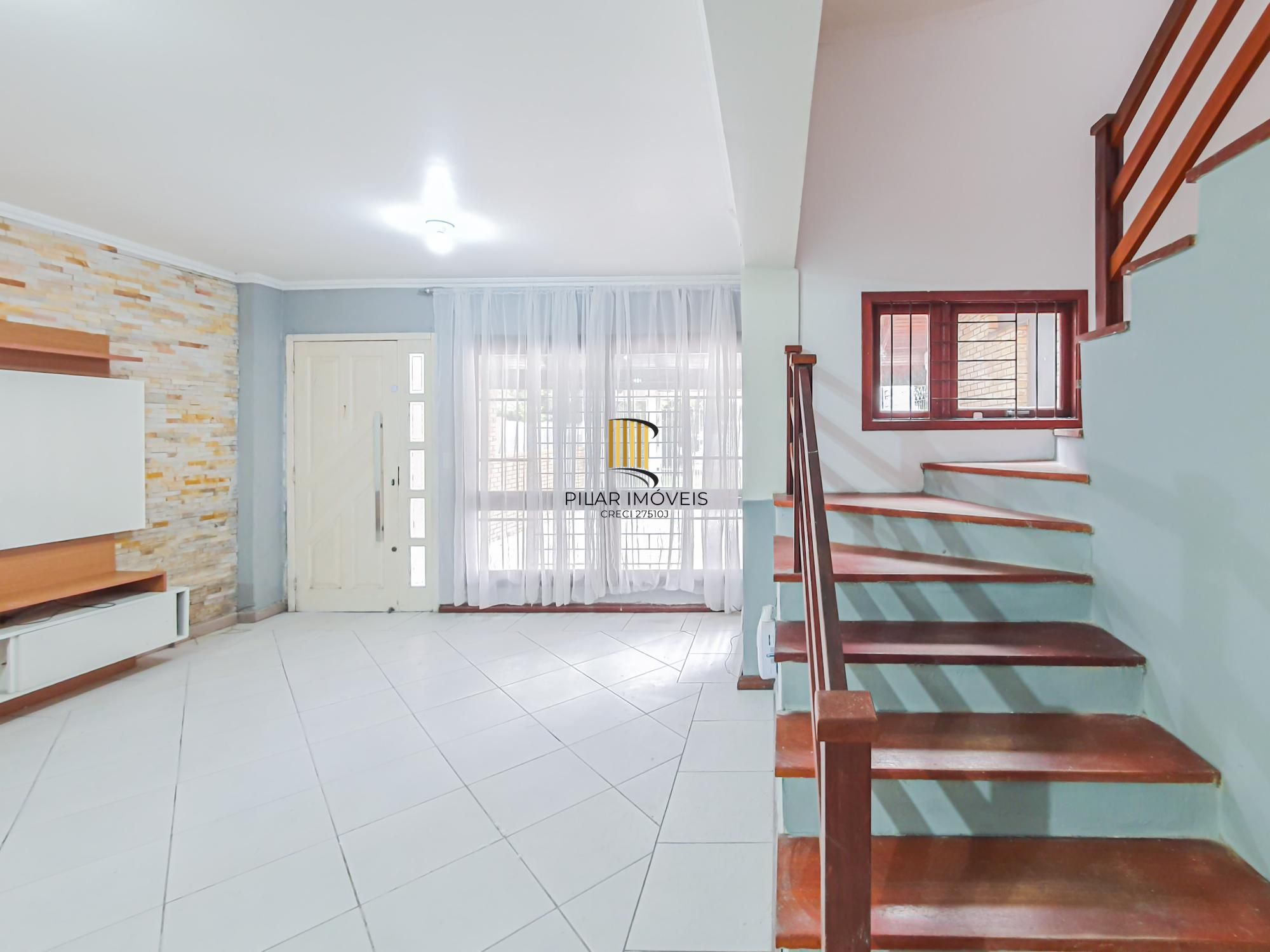 Casa com piscina para Venda - 189.91m², 3 dormitórios, sendo 1 suítes, 2 vagas - Hípica