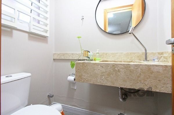 Casa em Porto Alegre, no bairro Hípica, com 2 dormitório(s), à venda.