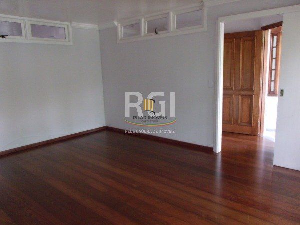 Casa para Venda - 340m², 3 dormitórios, sendo 2 suites, 6 vagas - Jardim Isabel