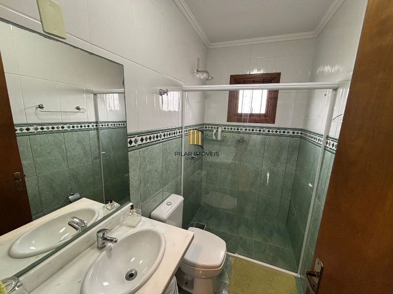 Casa 3 dormitórios no bairro Hípica