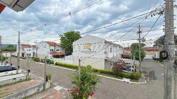 Casa Condominio em Porto Alegre, no bairro Hípica, com 3 dormitório(s), e 3 banheiros, à venda.