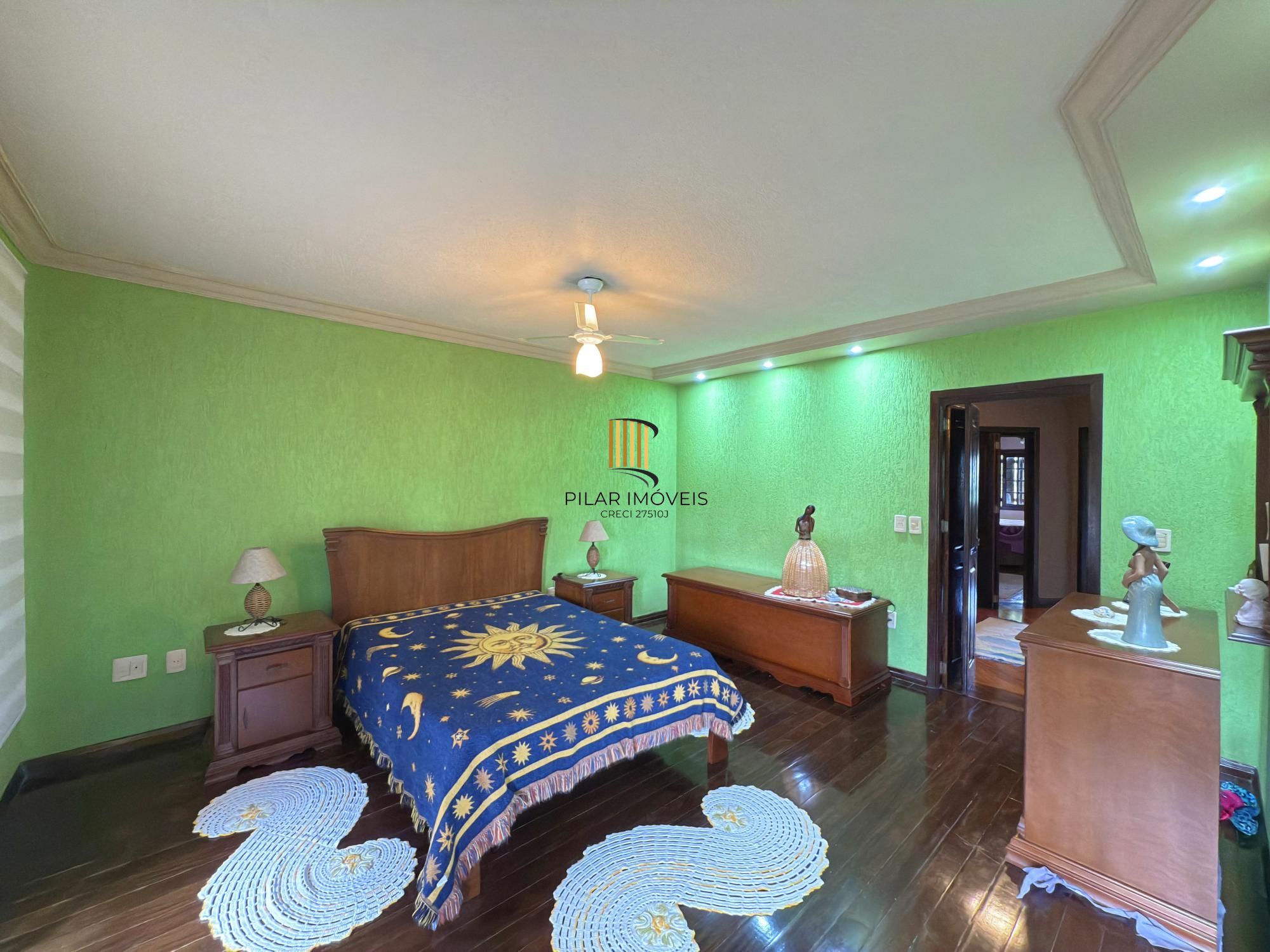 Excelente sobrado com 255 m² de área privativa 3 dormitórios com opção do 4 dormitórios