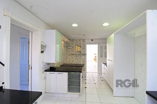 Casa no Jardim do Sol com 4D, sendo 2 suítes e 4 vagas de garagem