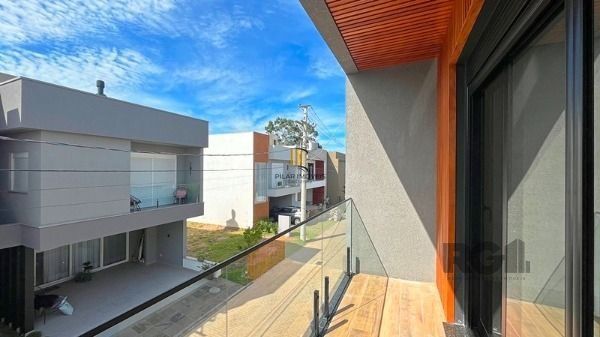 Casa Condominio em Porto Alegre, no bairro Ipanema, com 3 dormitório(s), à venda.