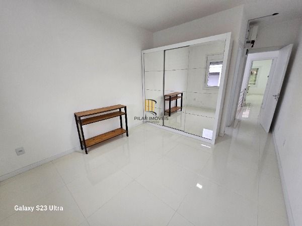 Casa Condominio em Porto Alegre, no bairro Hípica, com 4 dormitório(s), e 4 banheiros, à venda.