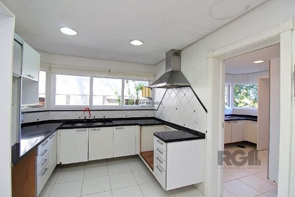 Casa no Jardim do Sol com 4D, sendo 2 suítes e 4 vagas de garagem