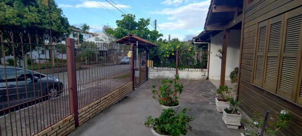 Casa 2 dormitórios no bairro Vila Nova