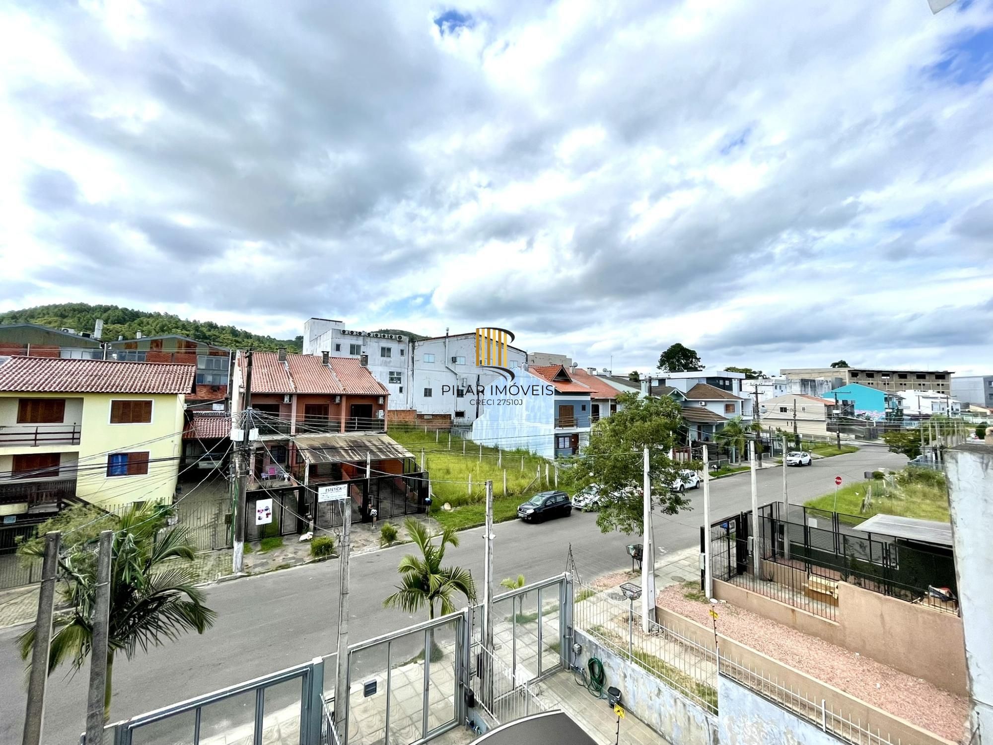 Casa 2 dormitórios no bairro Hípica