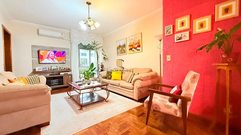 Impecável apartamento com 3 dormitórios , 3 banheiros , 2 vagas cobertas , com 120 m² privativos.