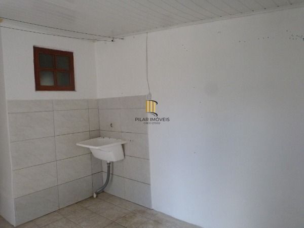 Casa para Venda - 90m², 3 dormitórios, 1 vaga - Restinga
