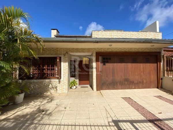Casa para Venda - 382m², 6 dormitórios, sendo 2 suites, 4 vagas - Ipanema