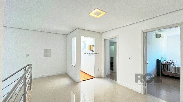 Casa Condominio em Porto Alegre, no bairro Hípica, com 3 dormitório(s), e 3 banheiros, à venda.