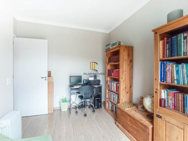 Casa Condominio para Venda - 200m², 3 dormitórios, sendo 1 suites, 2 vagas - Hípica