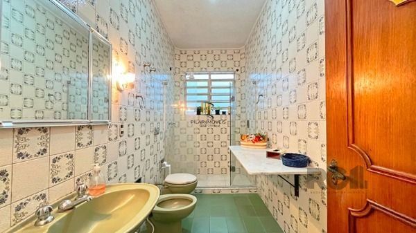 Casa para Venda - 320m², 5 dormitórios, sendo 3 suites, 8 vagas - Ipanema