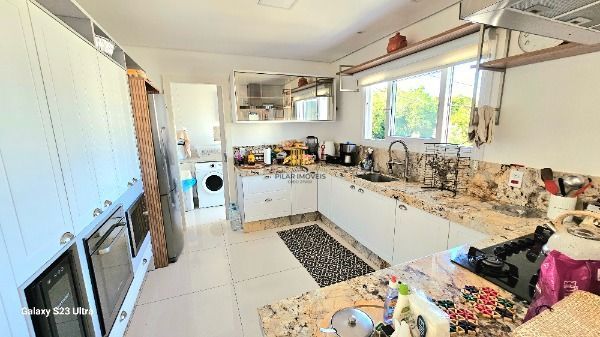 Casa Condominio em Porto Alegre, no bairro Aberta Dos Morros, com 3 dormitório(s), e 3 banheiros, à venda.