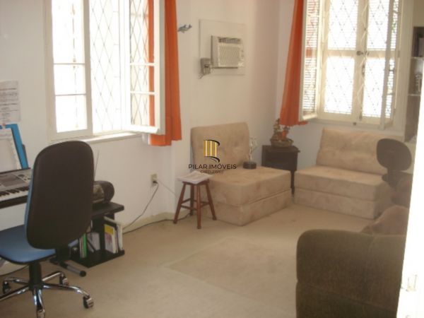 Casa para Venda - 280m², 3 dormitórios, sendo 1 suites, 2 vagas - Medianeira