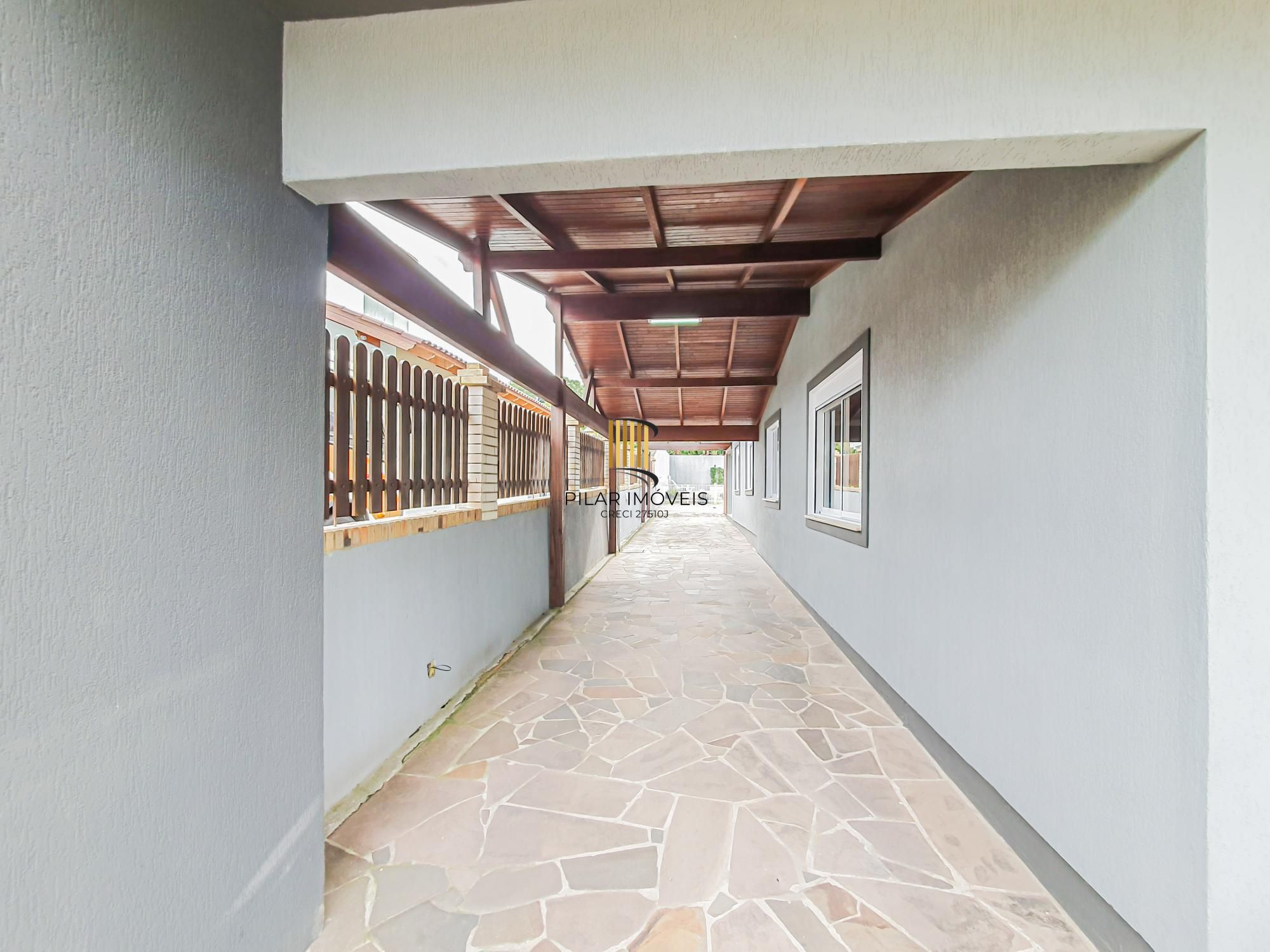 O refúgio perfeito: Casa térrea reformada com piscina e clima de interior!