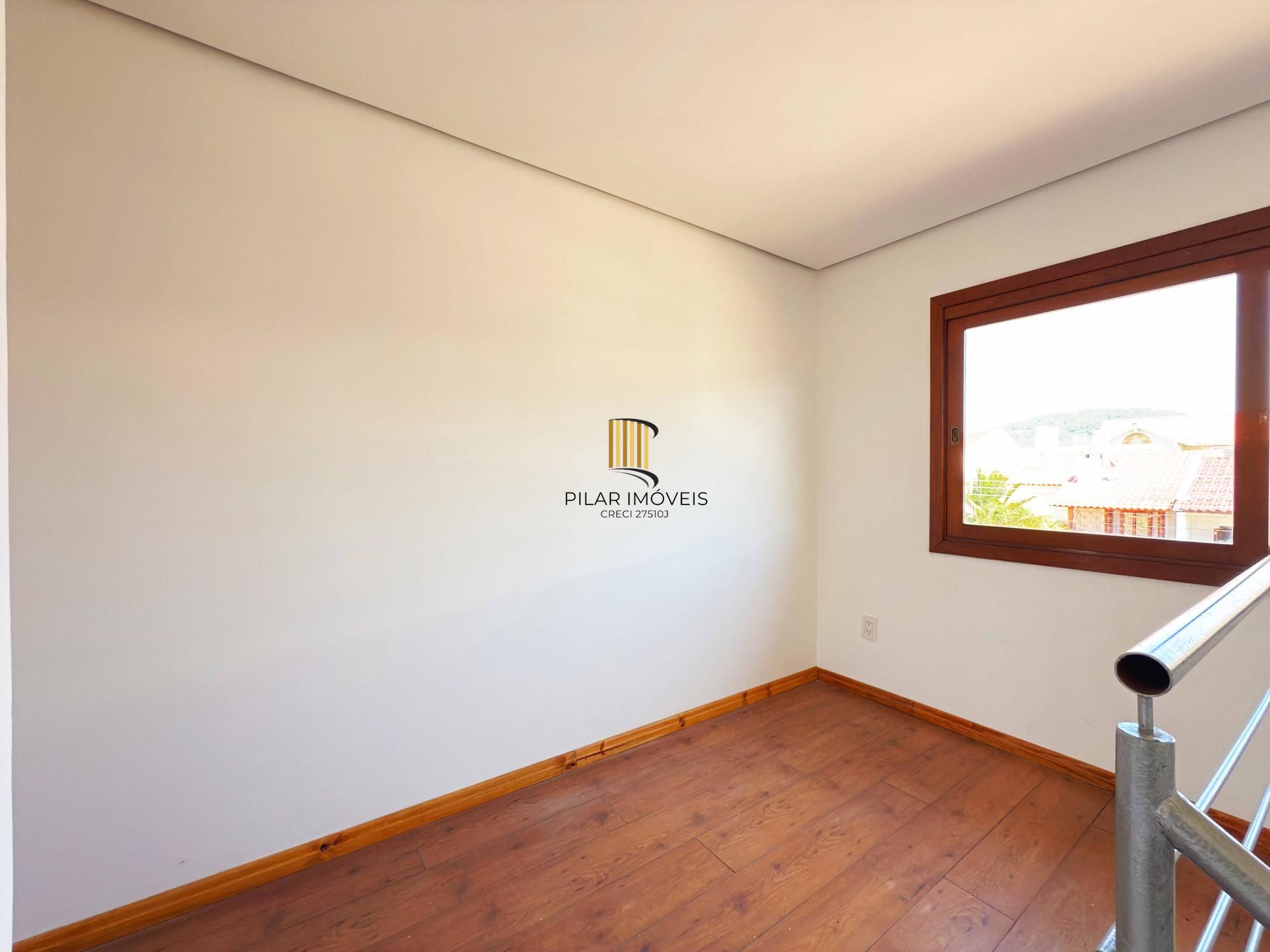 Casa 2 dormitórios no bairro Hípica