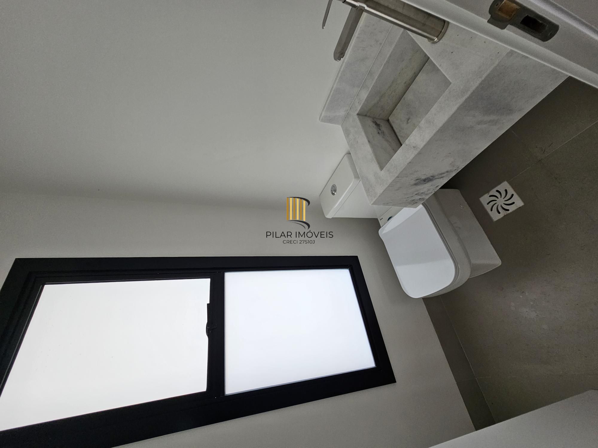 Casa Condominio em Porto Alegre, no bairro Campo Novo, com 3 dormitório(s), e 3 banheiros, à venda.