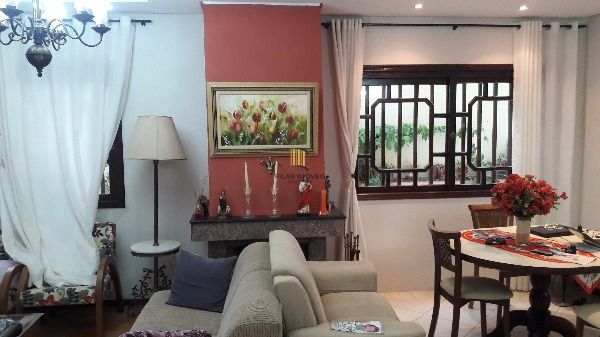 Casa para Venda - 300m², 3 dormitórios, sendo 3 suites, 4 vagas - Espirito Santo