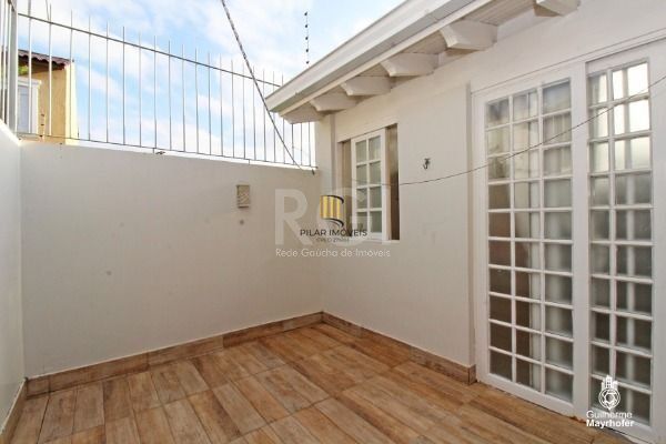 Casa para Venda - 131.96m², 3 dormitórios, sendo 1 suites, 2 vagas - Lagos De Nova Ipanema