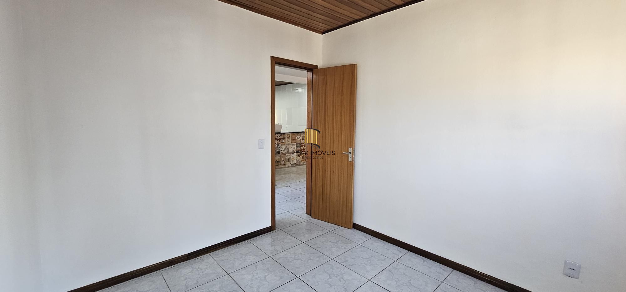 Casa 2 dormitórios no bairro Hípica