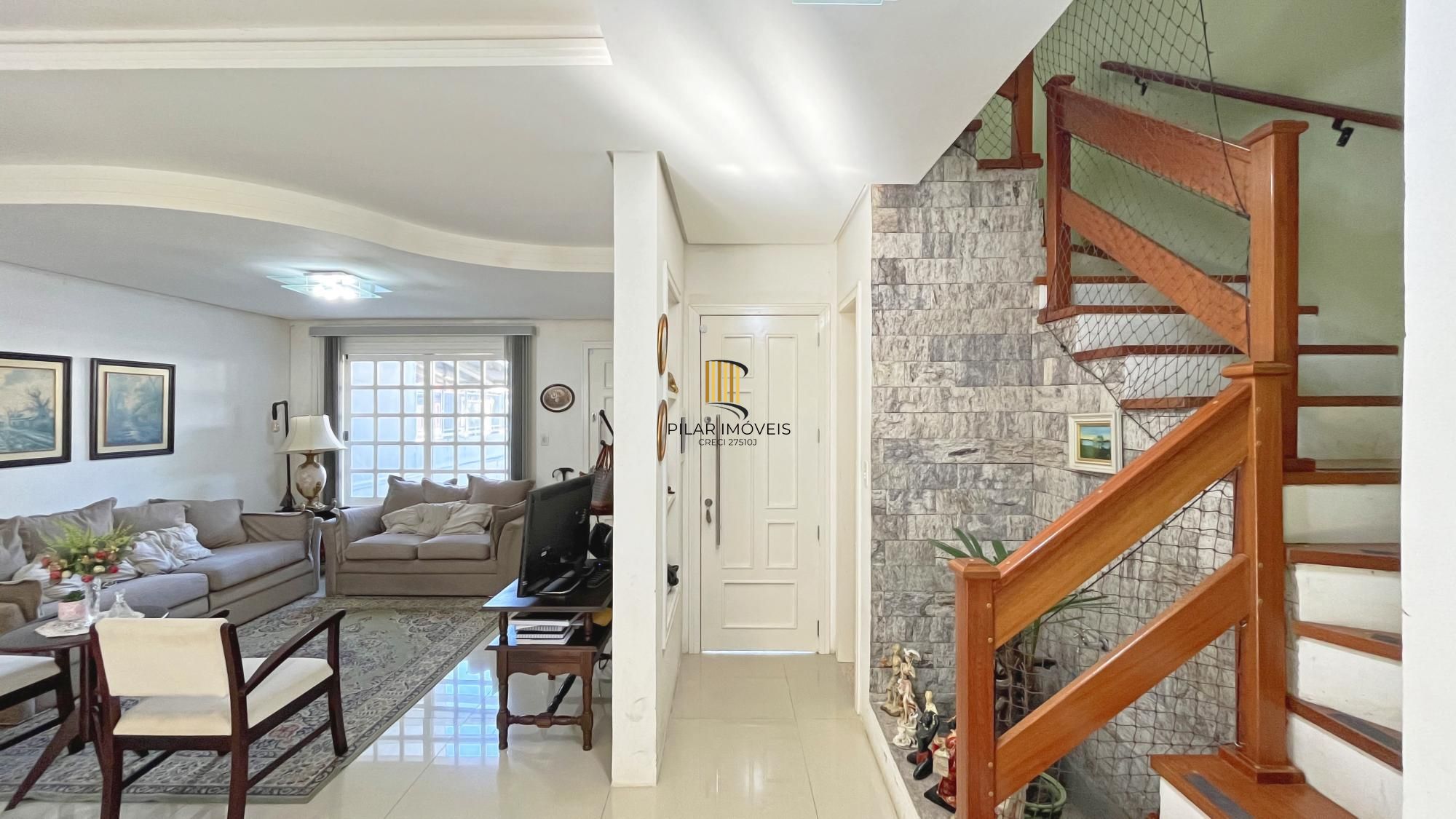 Casa de Condomínio 3 dormitórios no bairro Hípica