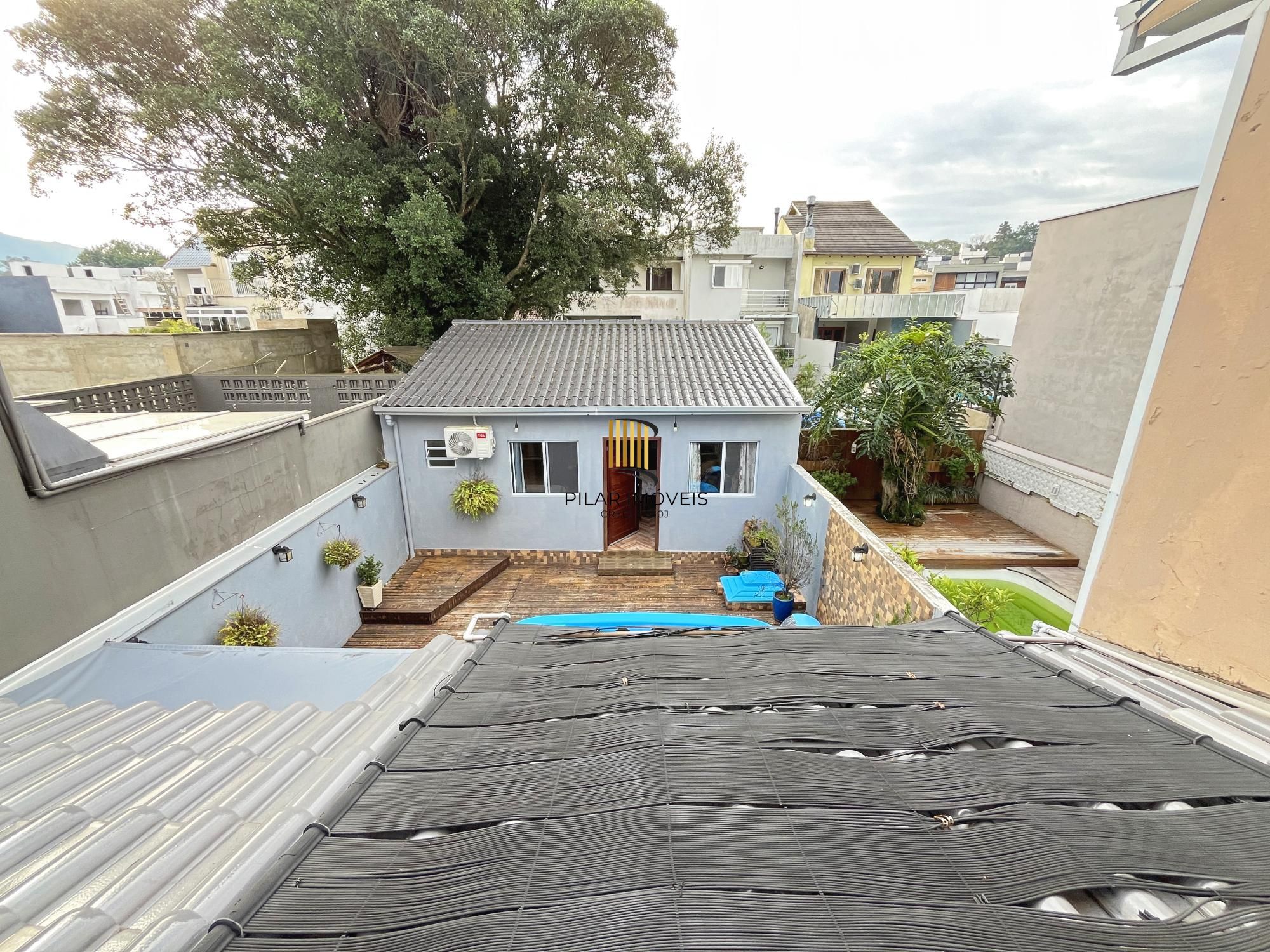 Casa 4 dormitórios no bairro Hípica