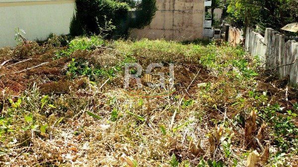 Terreno em Porto Alegre, no bairro Tristeza, à venda.