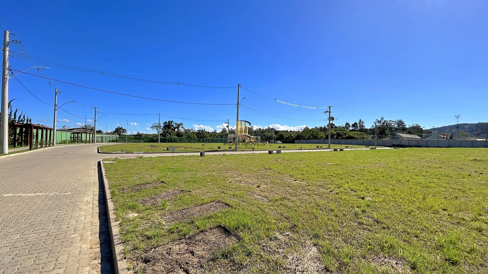 Terreno plano pronto para construir no Condominio fechado Nova Ipanema Garden.  7 x 21   Para morar ou investir.