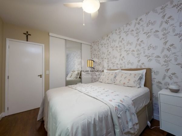 Casa em Porto Alegre, no bairro Vila Conceição, com 3 dormitório(s), e 3 banheiros, à venda.