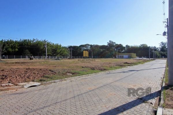 Casa Condominio em Porto Alegre, no bairro Campo Novo, com 3 dormitório(s), e 3 banheiros, à venda.