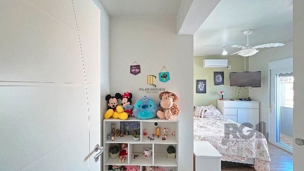 Casa em Porto Alegre, no bairro Hípica, com 3 dormitório(s), e 3 banheiros, à venda.