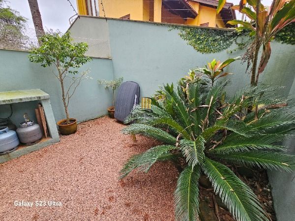 Casa Condominio em Porto Alegre, no bairro Ipanema, com 3 dormitório(s), e 3 banheiros, à venda.