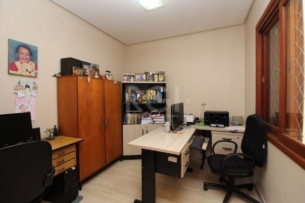 Casa para Venda - 382m², 6 dormitórios, sendo 2 suites, 4 vagas - Ipanema