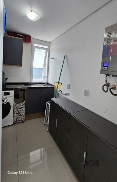 Casa em Porto Alegre, no bairro Hípica, com 3 dormitório(s), e 3 banheiros, à venda.