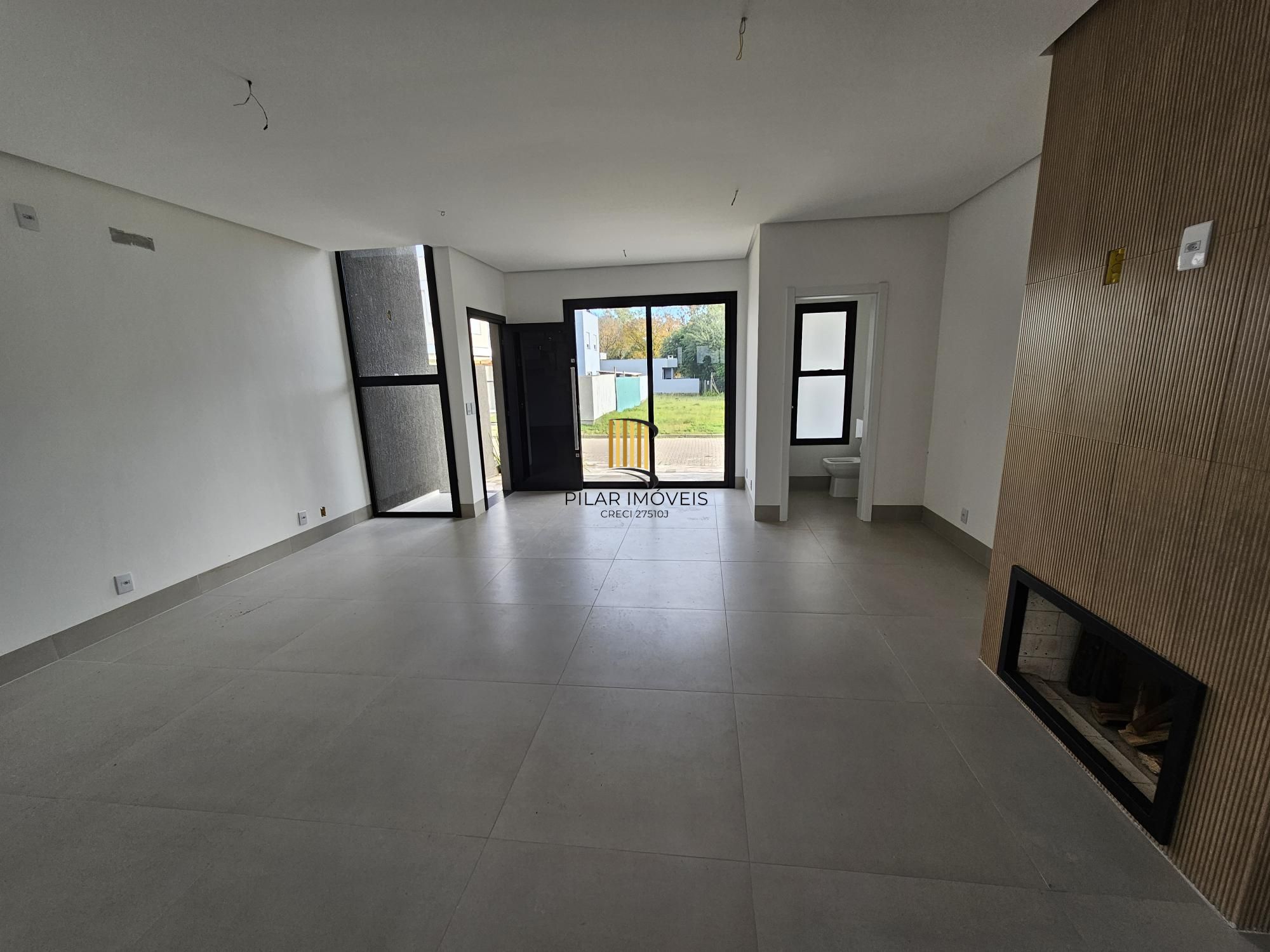 Casa Condominio em Porto Alegre, no bairro Campo Novo, com 3 dormitório(s), e 3 banheiros, à venda.