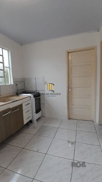 Casa em Porto Alegre, no bairro Restinga, com 2 dormitório(s), e 2 banheiros, à venda.