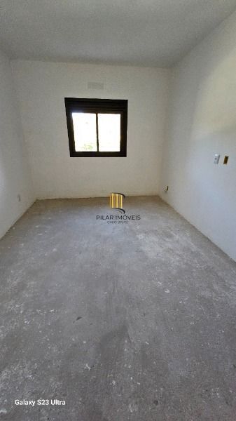 Casa em Porto Alegre, no bairro Ipanema, com 3 dormitório(s), e 3 banheiros, à venda.