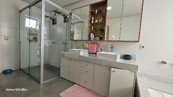 Casa Condominio em Porto Alegre, no bairro Aberta Dos Morros, com 3 dormitório(s), e 3 banheiros, à venda.
